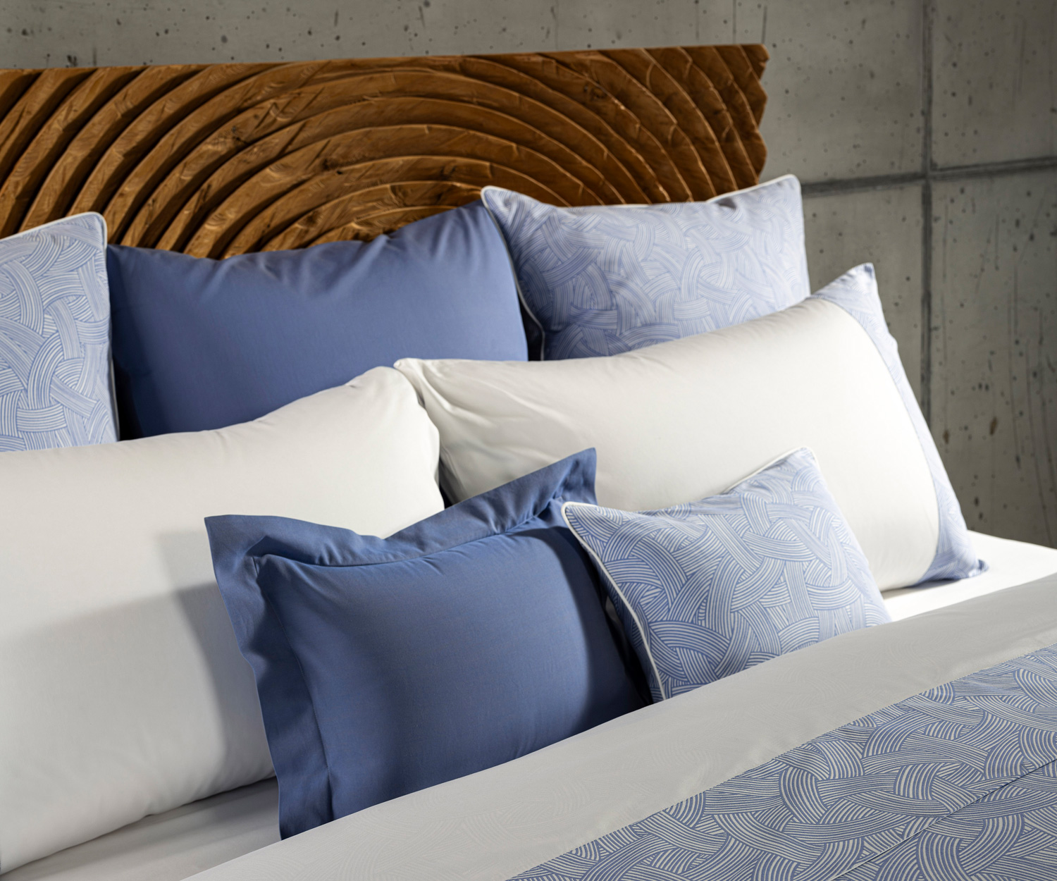 POSEIDON - Satin 850 TC bed linen in 2 colours