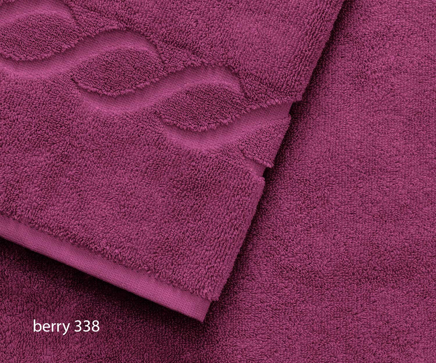 Romance berry 338 Fischbacher towel 